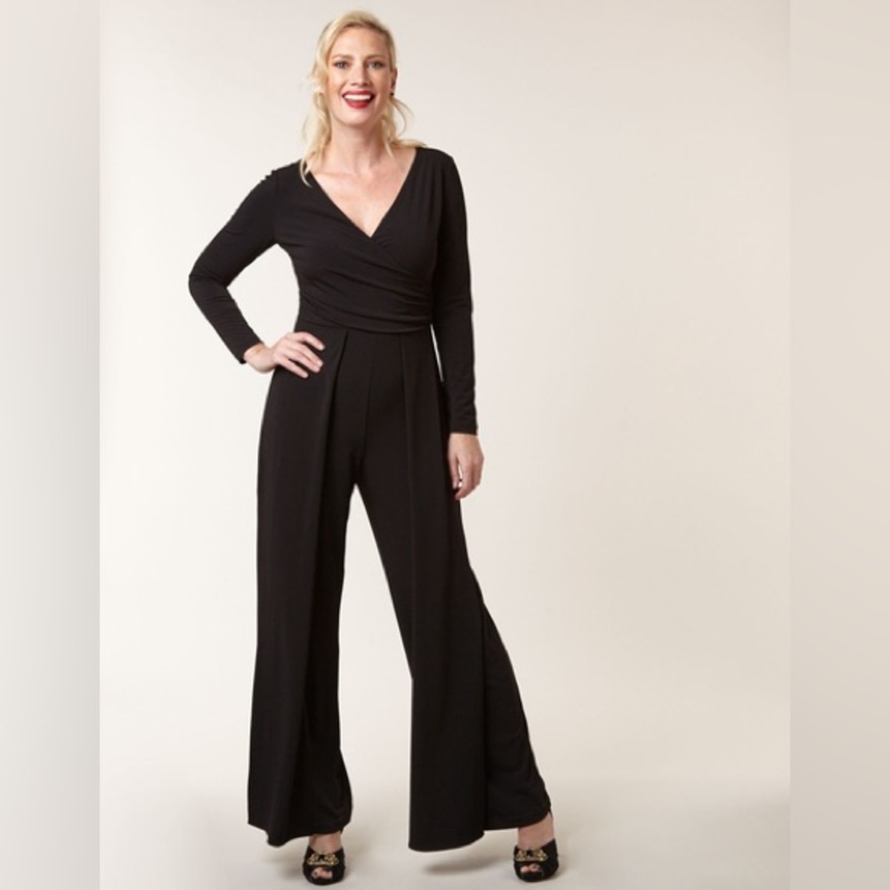 Cleo Black Jumpsuit Long Sleeve Stretchy V Neck Romper Size 2